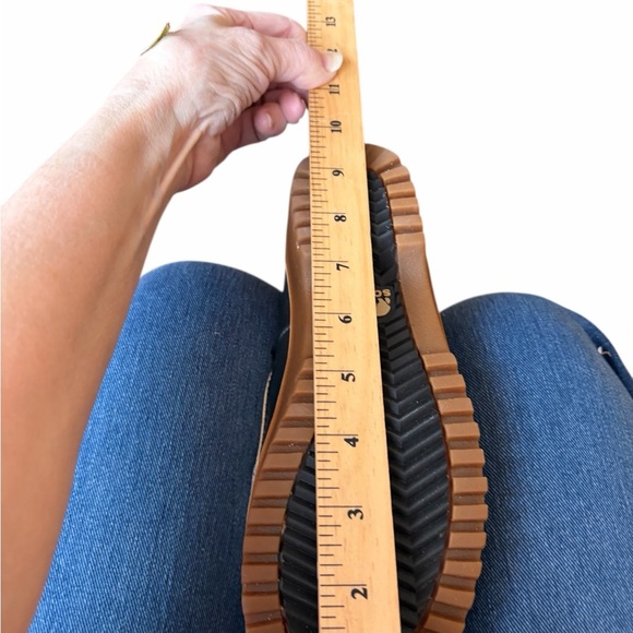 Sorel Tivoli High Il boots in a tan/chestnut brown/faux fur-Women’s Size 6 - Picture 7 of 13